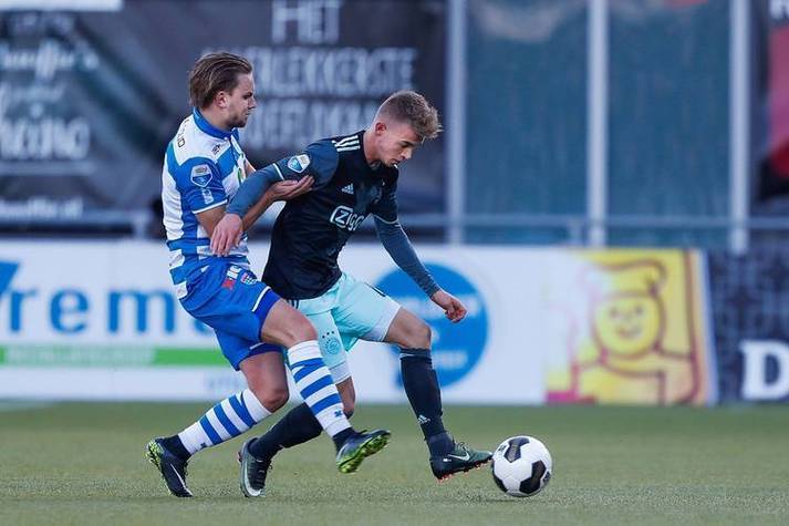 九游正版入口-包含离谱！风云突变埃因霍温加时末段防线松动上海申花迎荷甲关键赛，赛前布鲁克林篮网调整名单以备欧超杯的词条